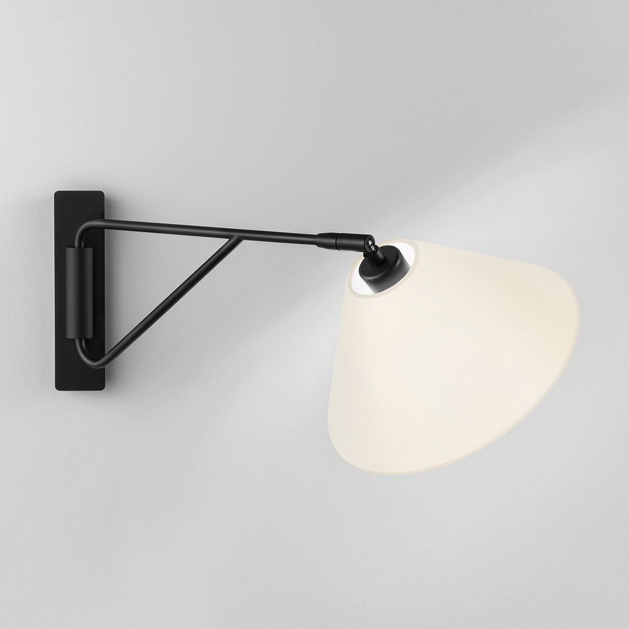 ar-10-w1-bl-with-qar-10-oy-2 Modern black wall lamp with fabric shade WKF01 - Image 4