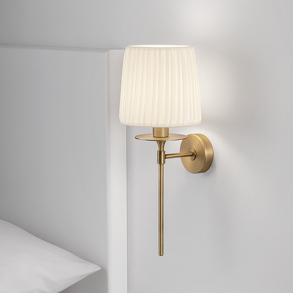 cm-10-w1-gb-secondary Timeless bronze wall lamp WBN11 - Image 2