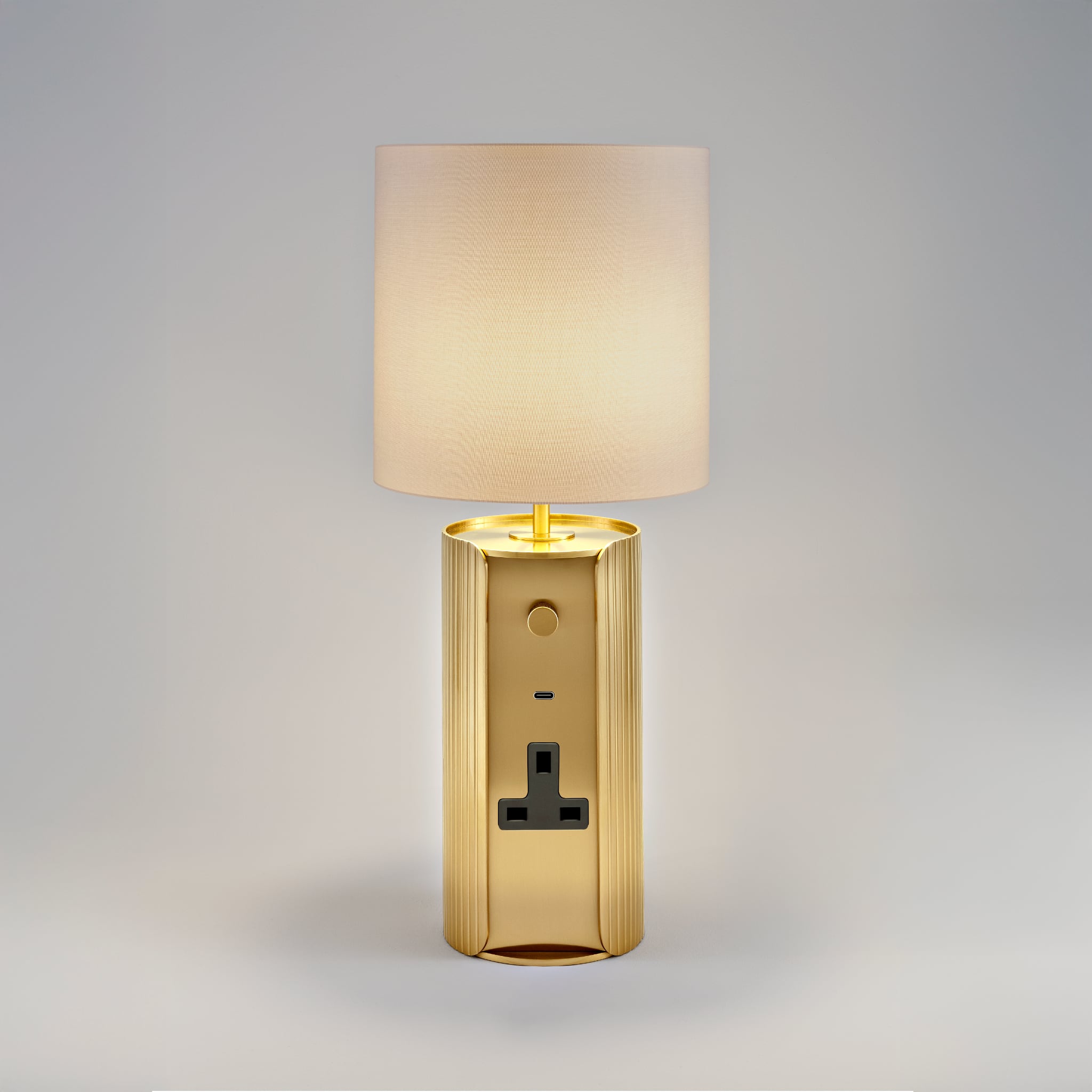 ct-12-tl-cv3-brb-1 Modern brass table lamp with reeded detail TBR03 - Image 3