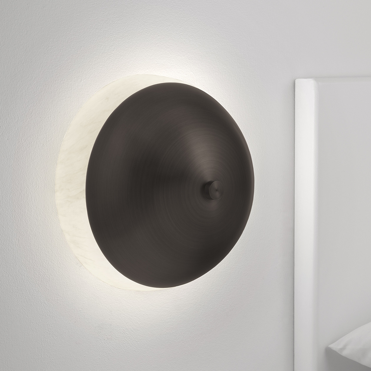 do-21-ww-bb-1 Modern alabaster wall lamp with ring frame WAR02 - Image 3