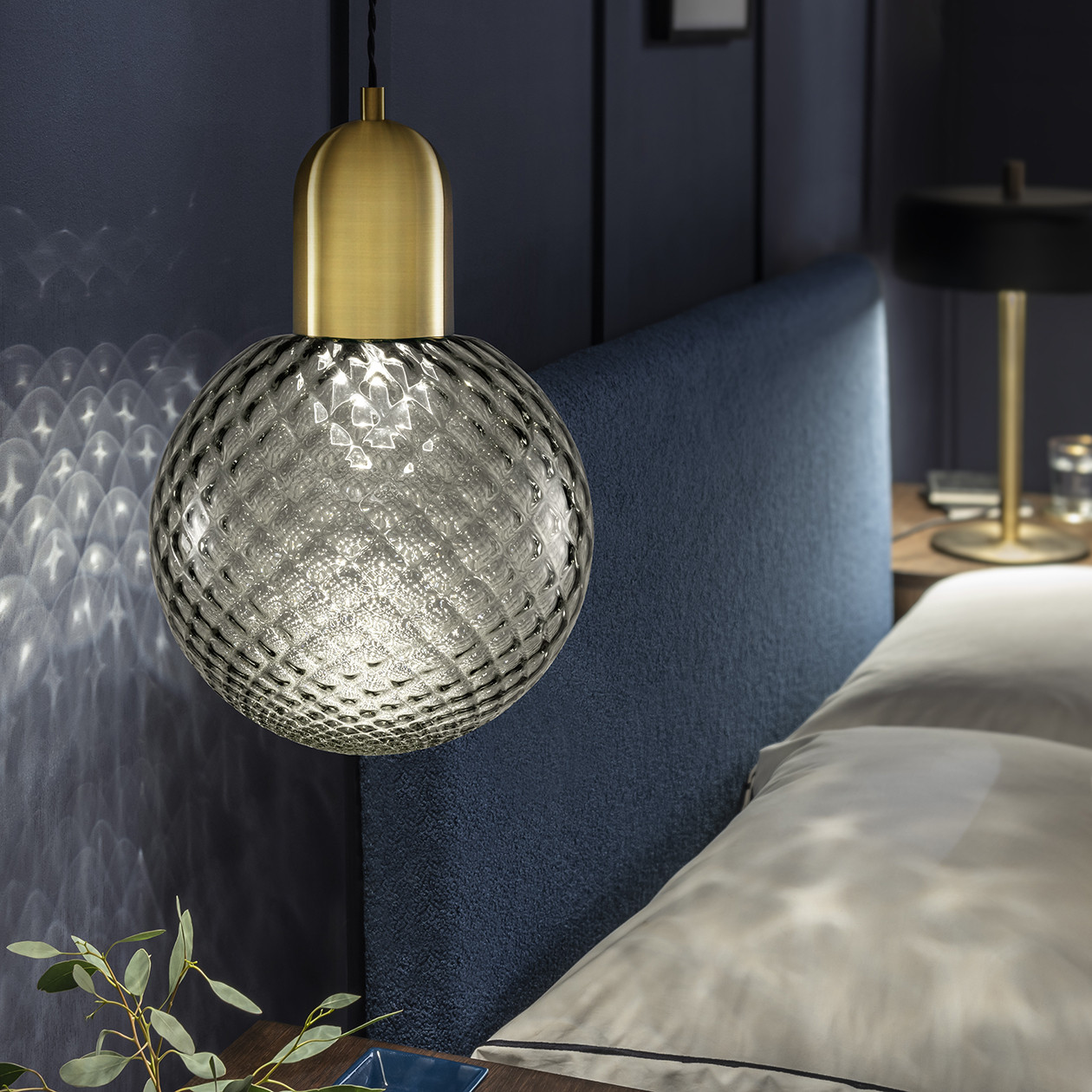 gq-250-sm-3 Modern ceiling light with mouthblown glass CGG04 - Image 4