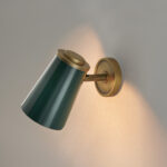 Modern brass wall lamp with mesh diffuser WBM03 - Image 3