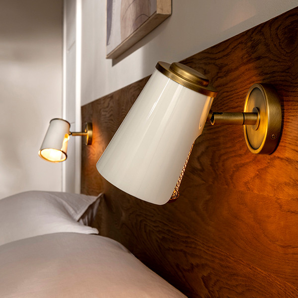 gz-82-w1-wht-2 Modern brass wall lamp with mesh diffuser WBM02 - Image 3