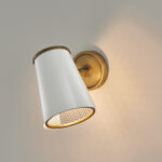 Modern brass wall lamp with mesh diffuser WBM02 - Image 2