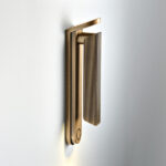 Minimalist brass reading light with reeded detail RBR01 - Image 3