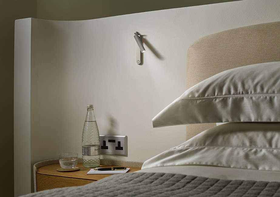 led-35-bn-4 Minimalist nickel reading light with reeded detail RNR01 - Image 6