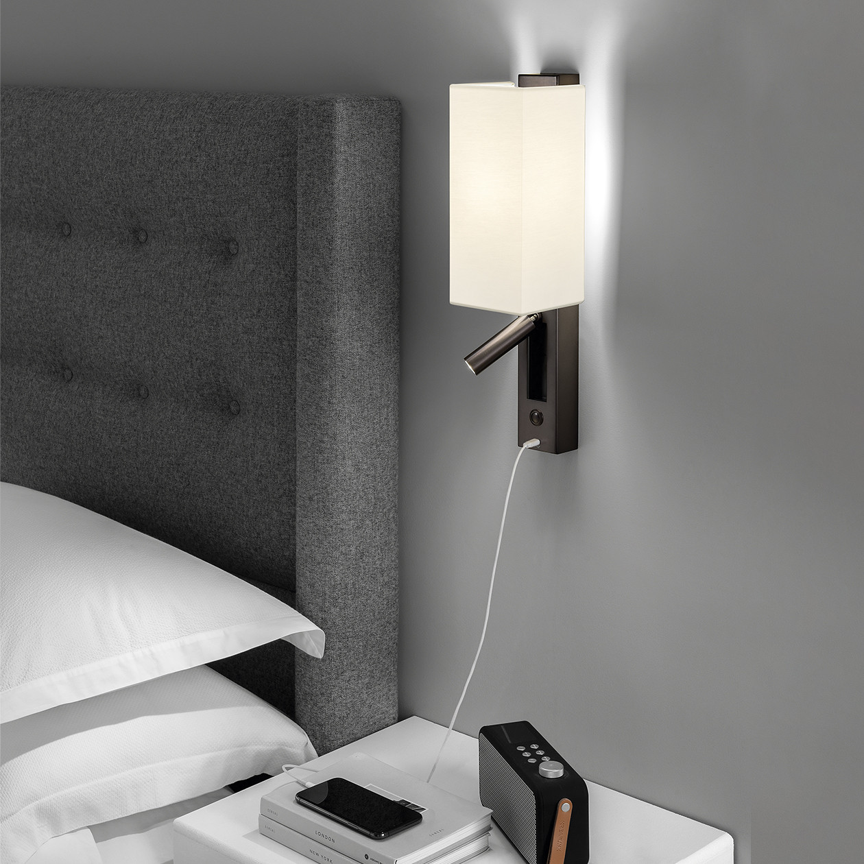 led-5-2-w1-usbc-bb-1 Modern black wall lamp with reading light WKR04 - Image 2