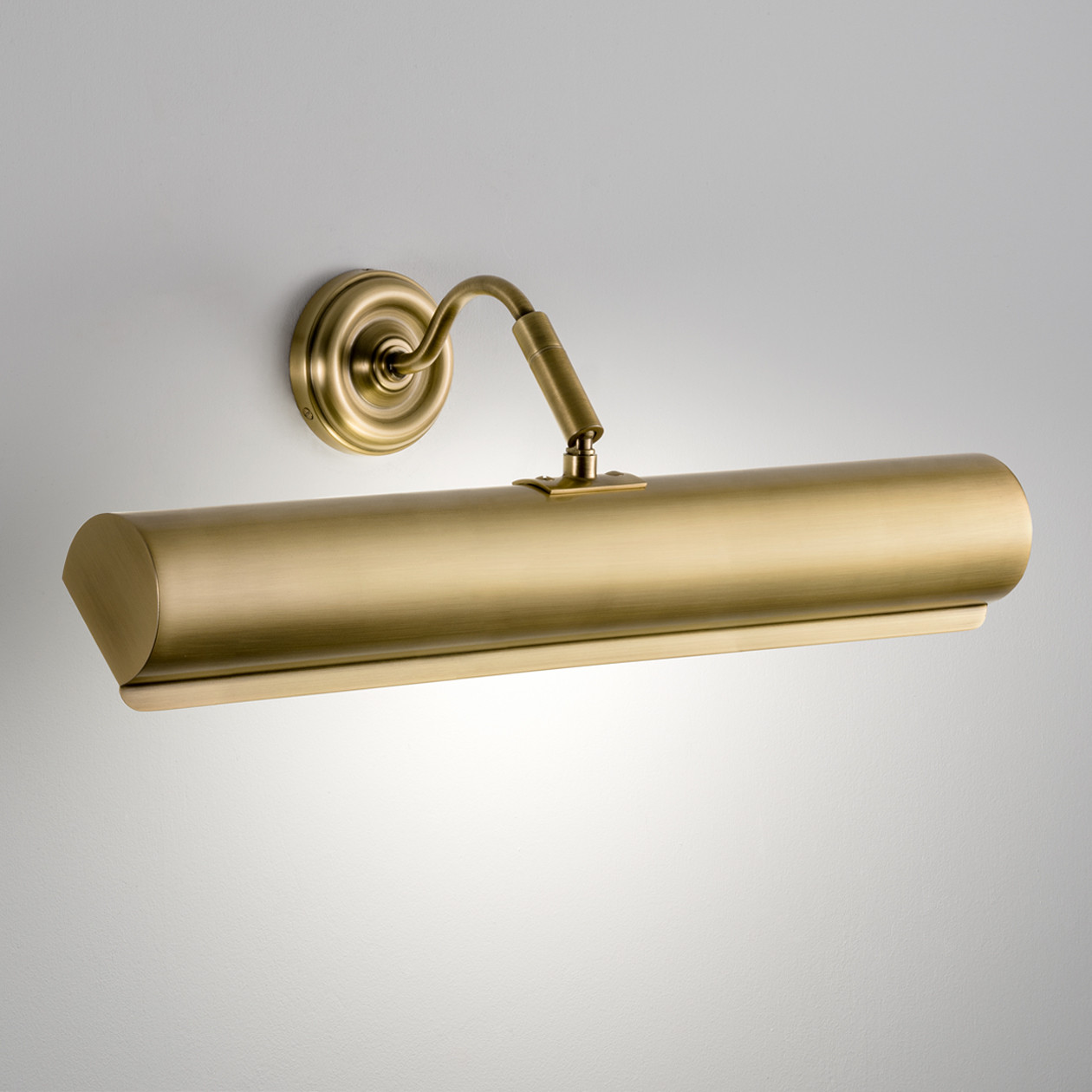 pl-8-550-ebr-1 Modern brass picture light with adjustable head WBA02 - Image 2