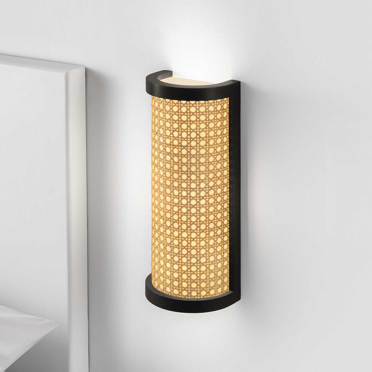 wv-18-w1-1 Decorative wall lamp with acrylic diffuser WND01 - Image 3